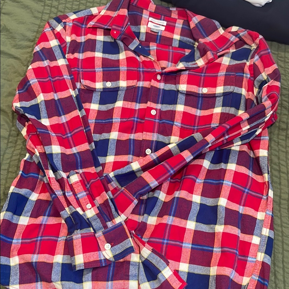 Old Navy Red and Blue Plaid Button-Up Shirt size Large
